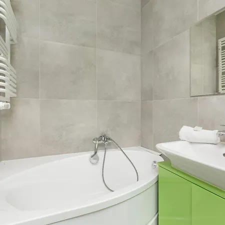 Sloneczny Balkon Z Parkingiem By Renters Apartment *